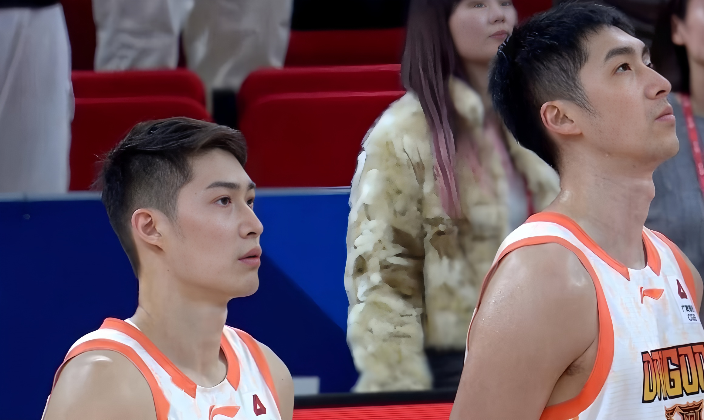 lol视频攻略-CBA常规赛倒计时；芝加哥公牛冲刺阶段绝杀压哨；细节引发关注；悬念犹存；心理建设被强调的简单介绍